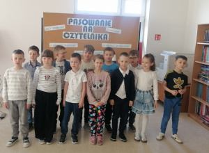 Uroczyste pasowanie na czytelnika biblioteki szkolnej